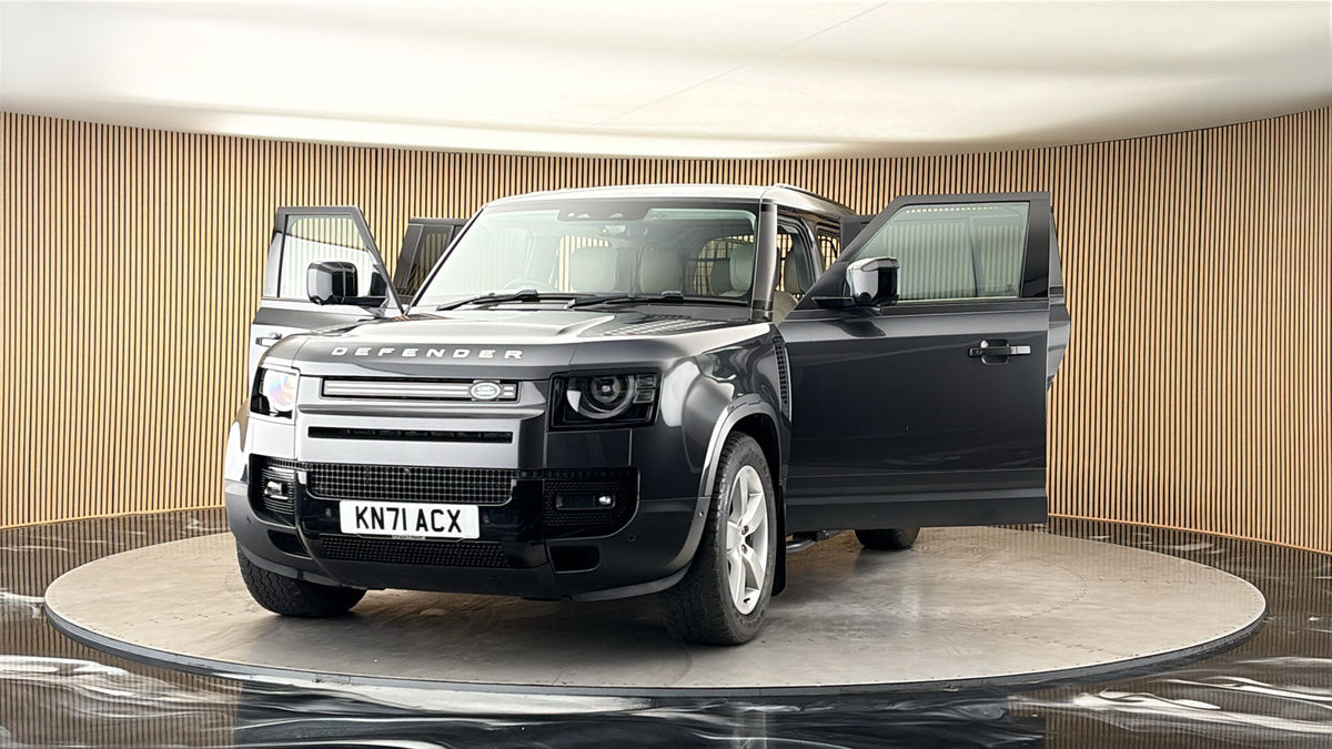 More views of Land Rover Defender 110