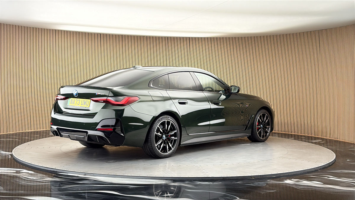 BMW i4 Image 21