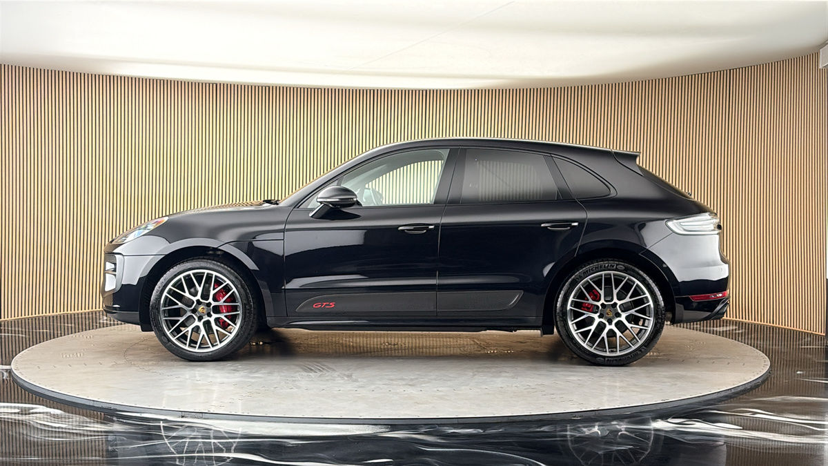 More views of Porsche Macan
