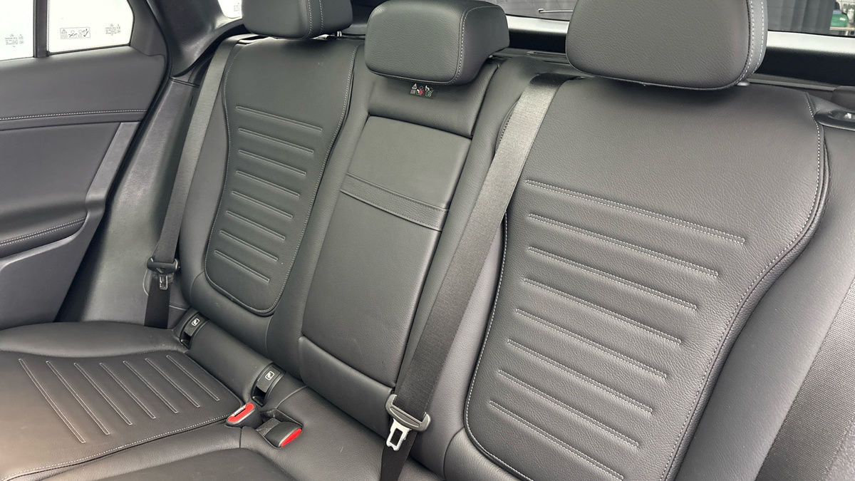 Mercedes-Benz GLC Image 8