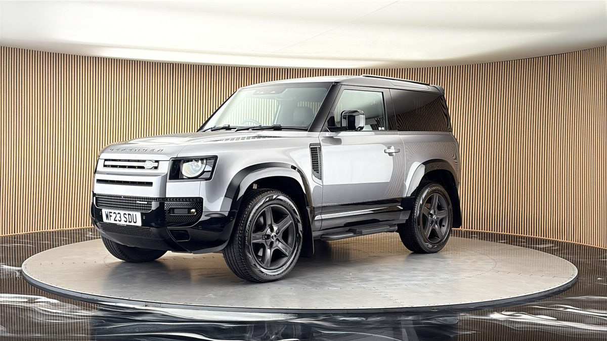 Land Rover Defender 90 Image 20