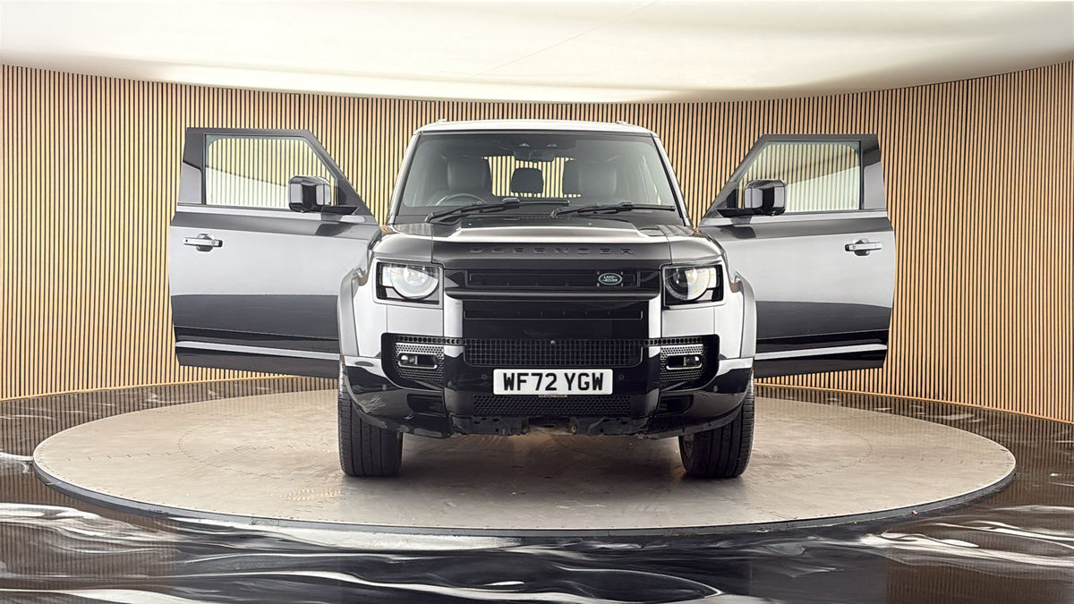 More views of Land Rover Defender 90