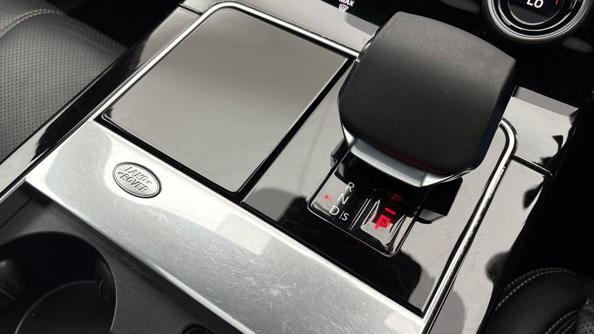 Land Rover Range Rover Velar Image 27