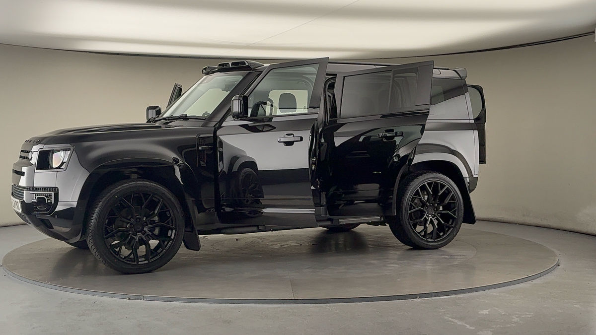 More views of Land Rover Defender 110