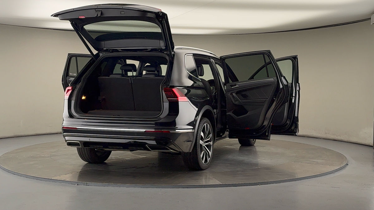 More views of Volkswagen Tiguan Allspace