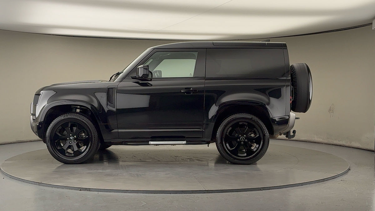 Land Rover Defender 90 Image 15