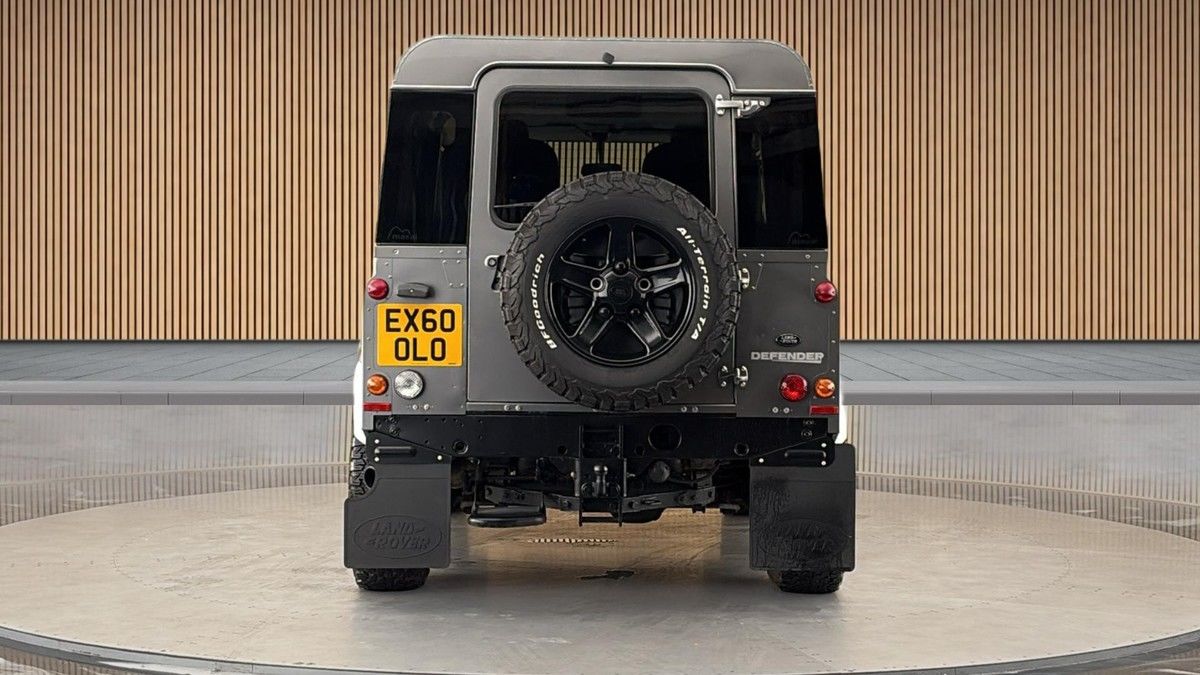 Land Rover Defender 90 Image 4