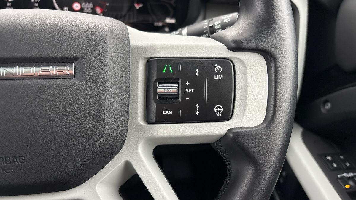 Land Rover Defender 110 Urban Image 14