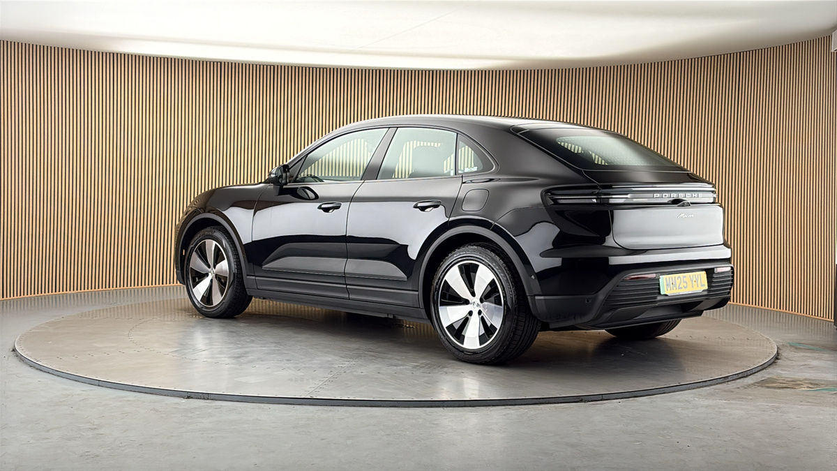 More views of Porsche Macan