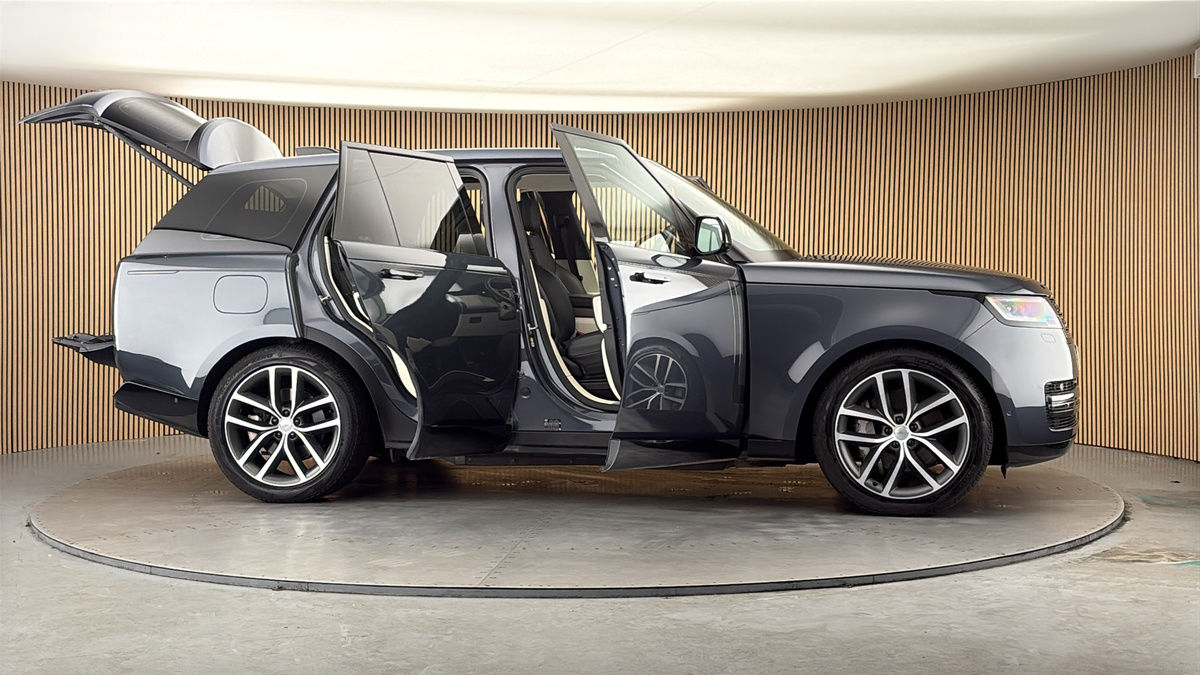 More views of Land Rover Range Rover