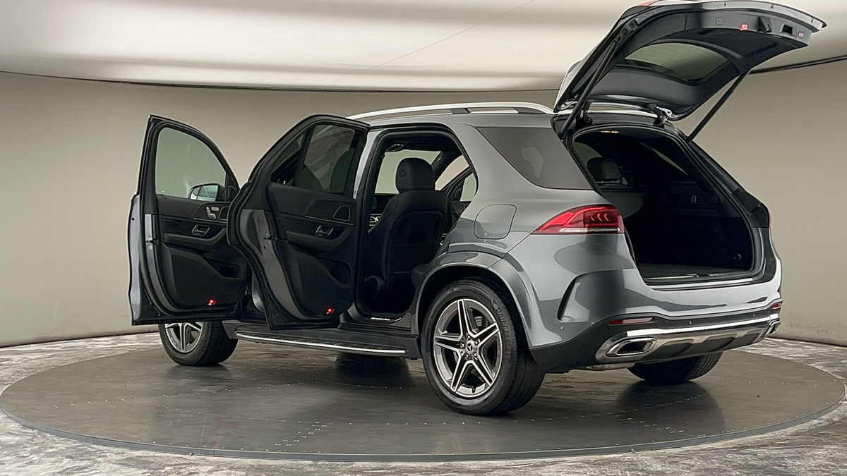 More views of Mercedes-Benz GLE