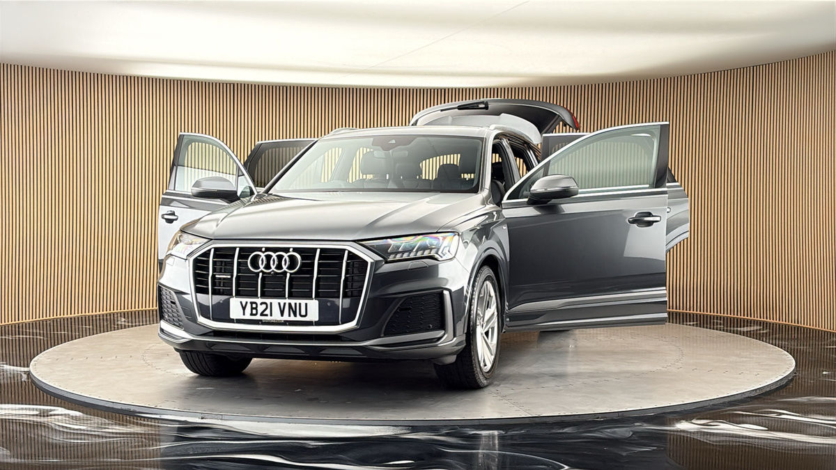 More views of Audi Q7