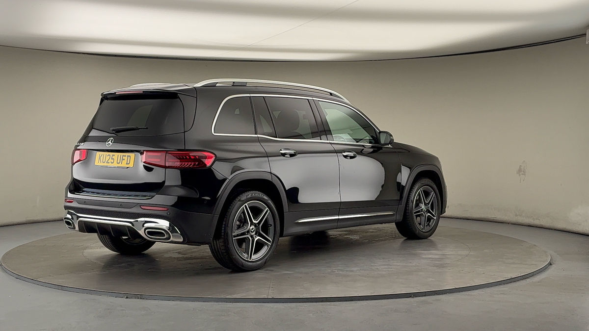 Mercedes-Benz GLB Image 21