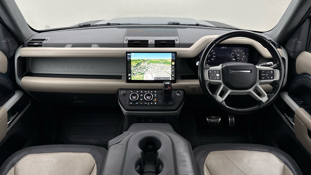 Land Rover Defender 110 Image 12