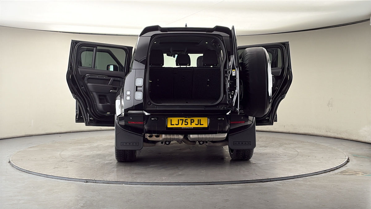 More views of Land Rover Defender 110