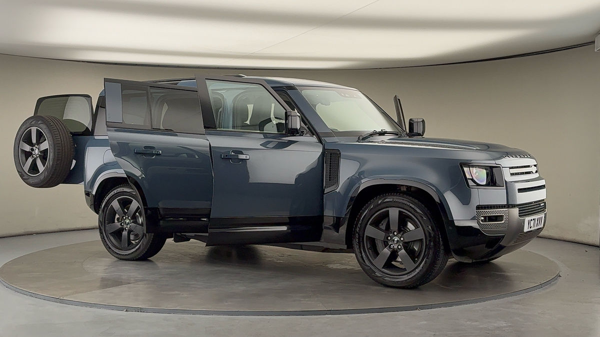 More views of Land Rover Defender 110