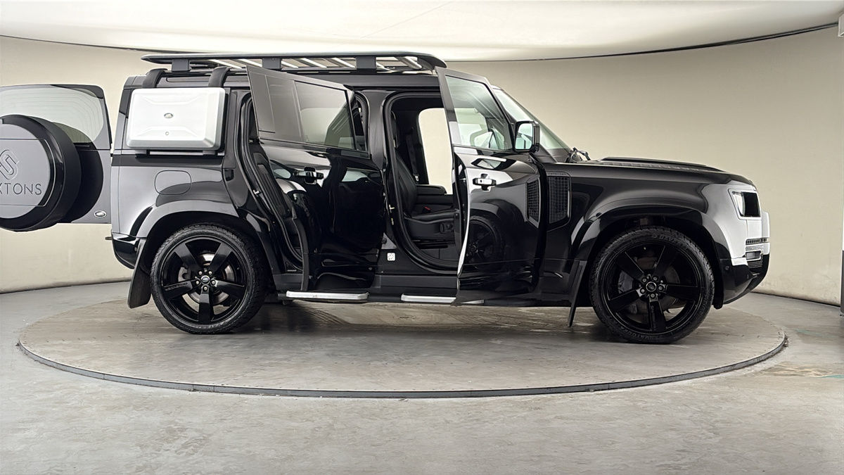 More views of Land Rover Defender 110