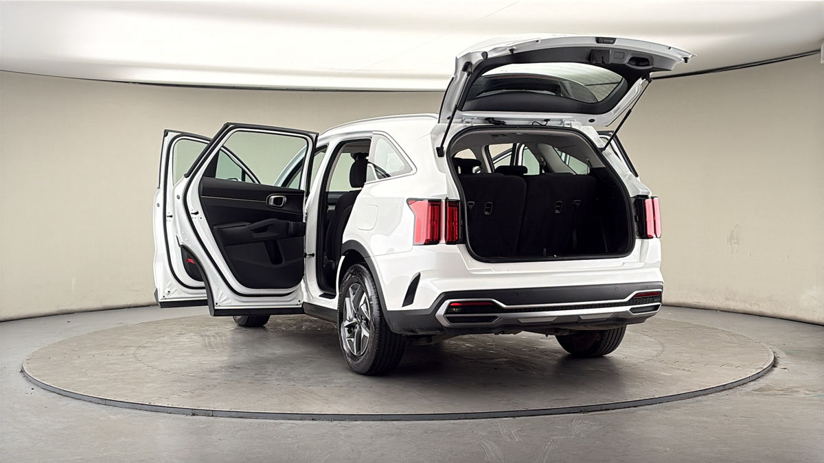 More views of Kia Sorento