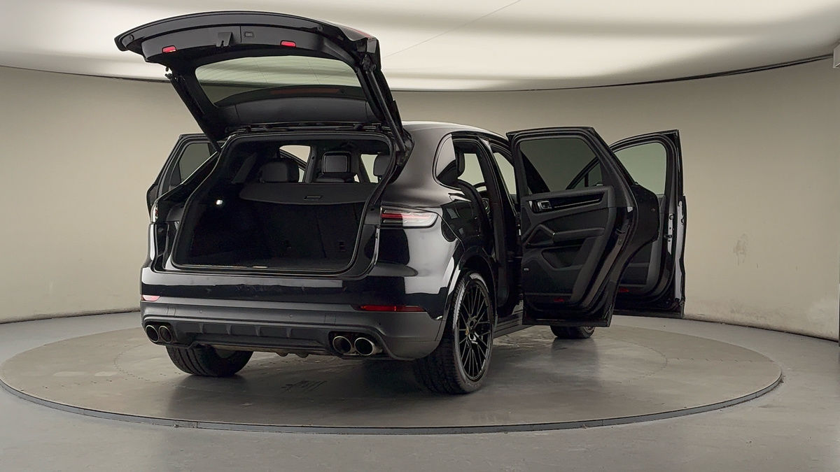 More views of Porsche Cayenne