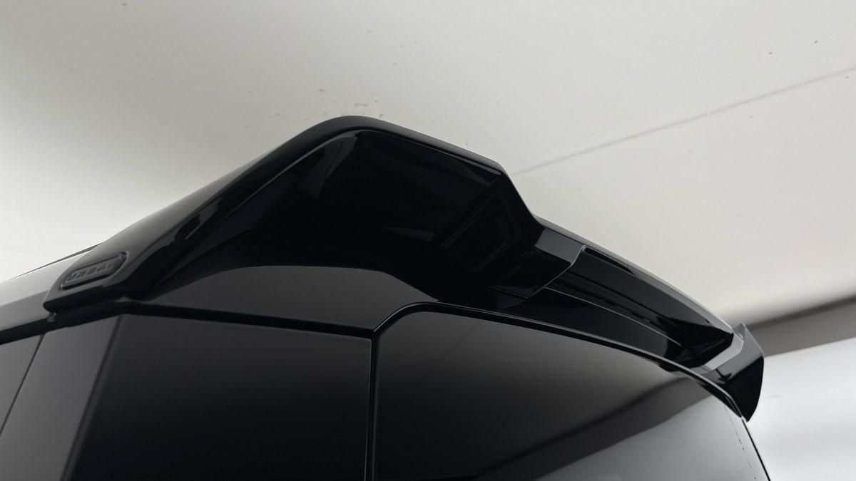 Land Rover Defender 110 Urban Image 28