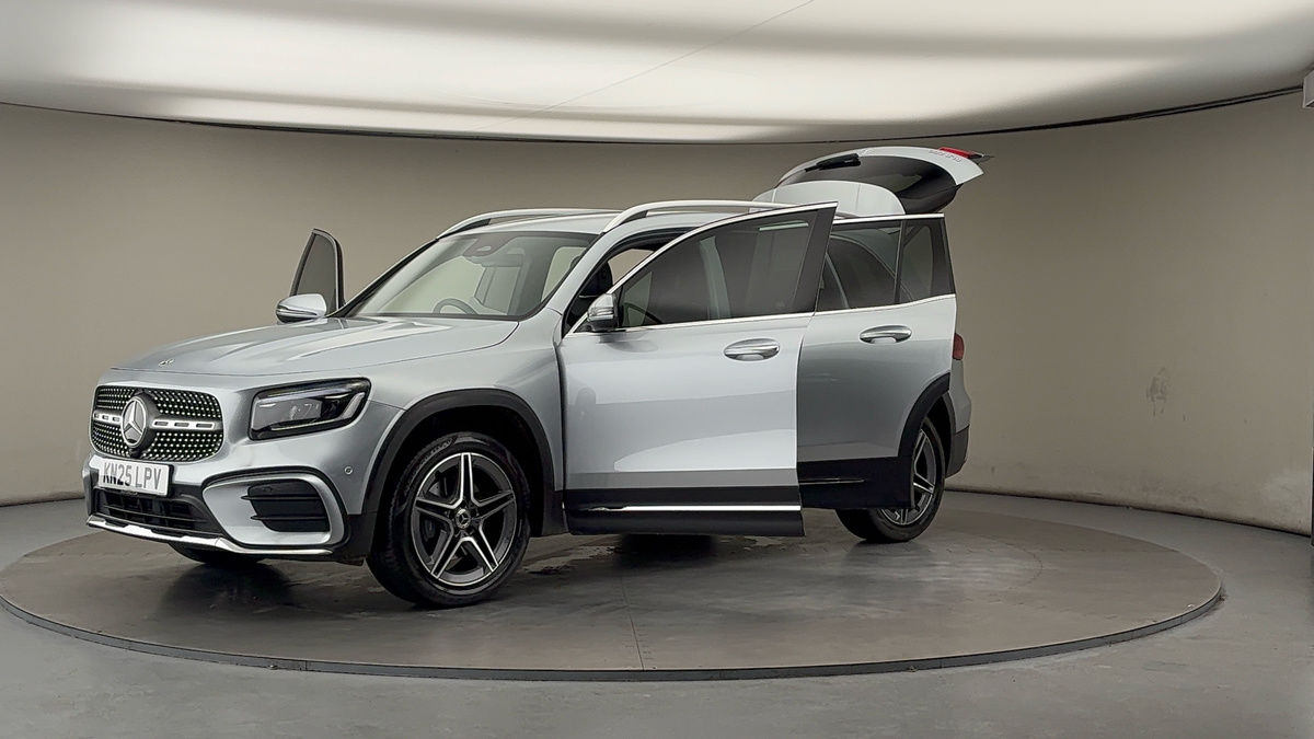 Mercedes-Benz GLB Image 22