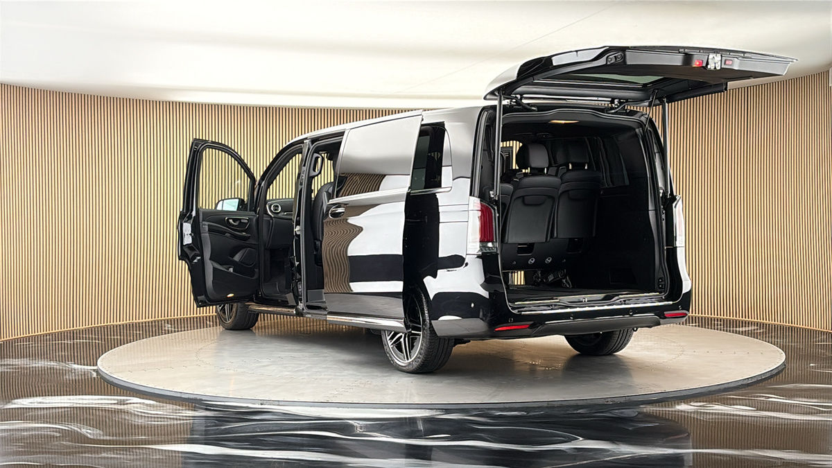 Mercedes-Benz V Class Image 23