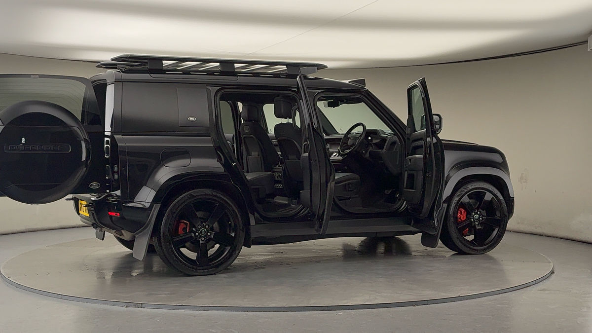 More views of Land Rover Defender 110