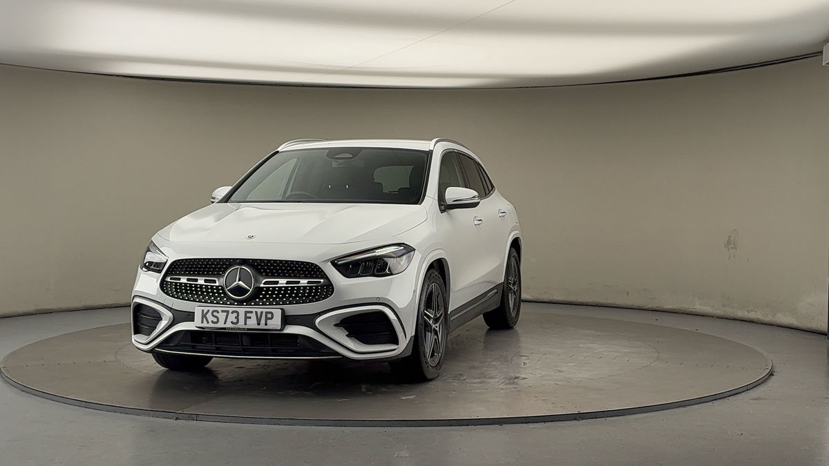 More views of Mercedes-Benz GLA