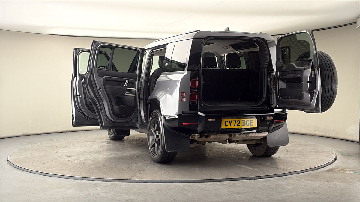 More views of Land Rover Defender 110