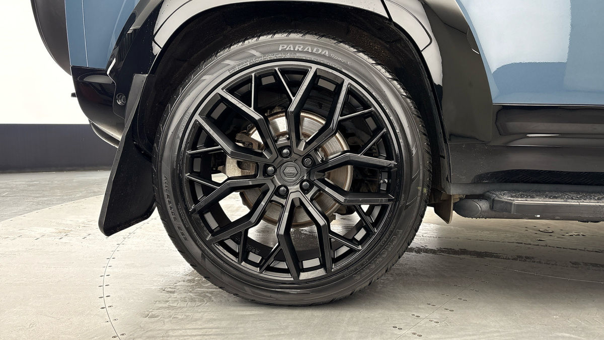 Land Rover Defender 110 Urban Image 10