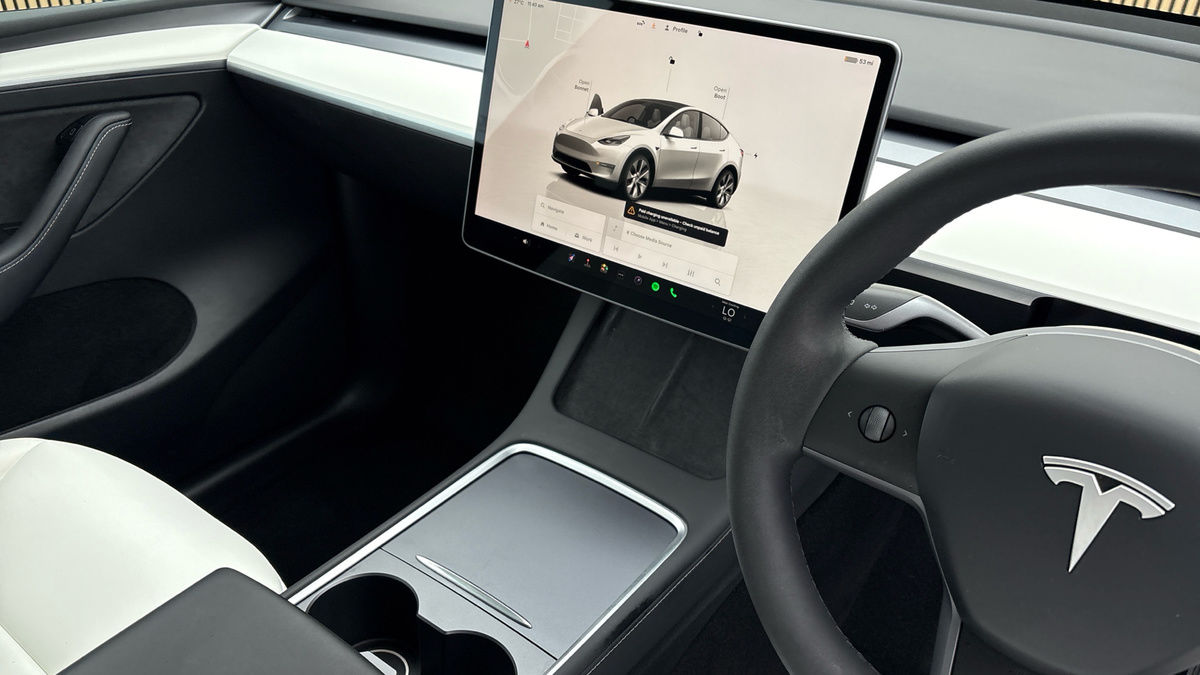 Tesla Model Y Image 18