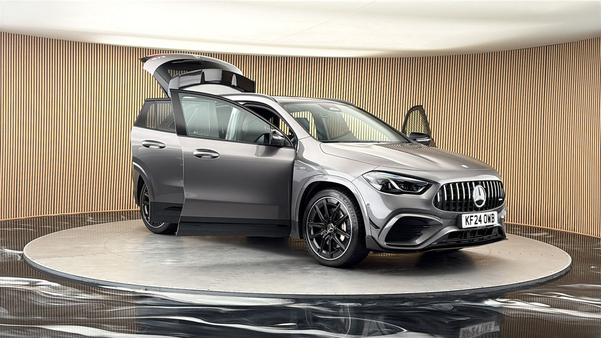 More views of Mercedes-Benz GLA