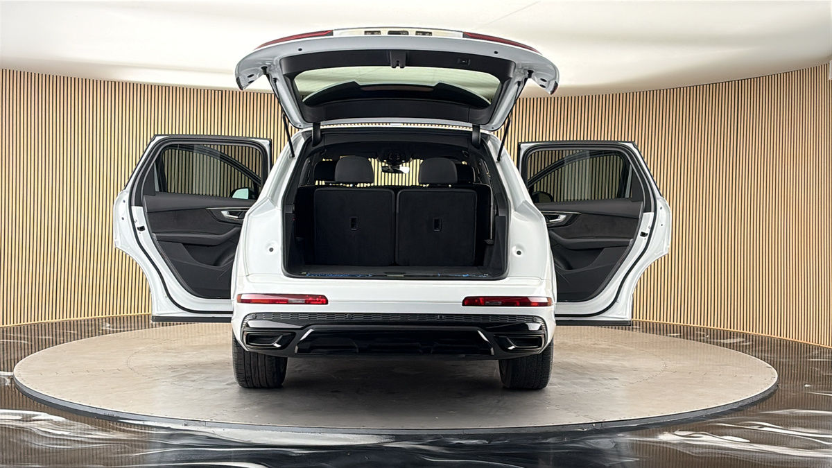 More views of Audi Q7