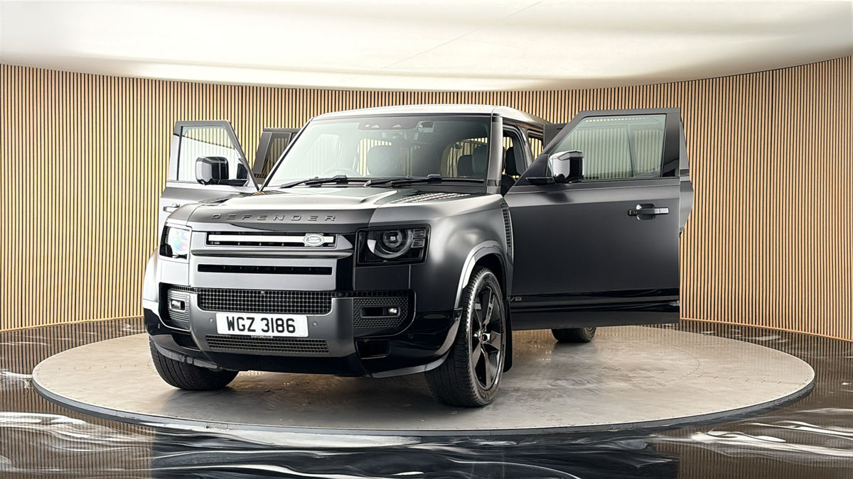 More views of Land Rover Defender 110