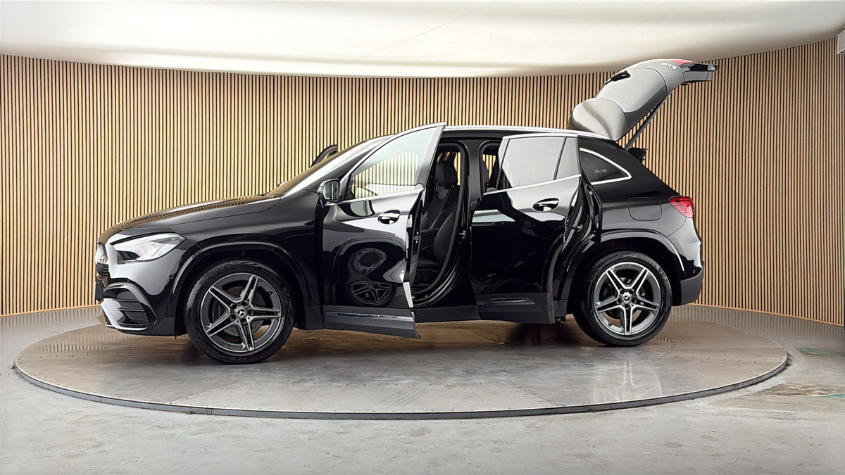 More views of Mercedes-Benz GLA