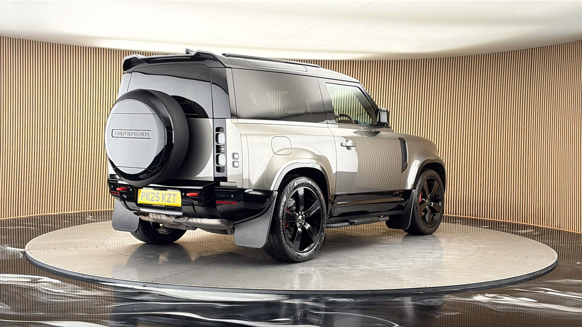 More views of Land Rover Defender 90
