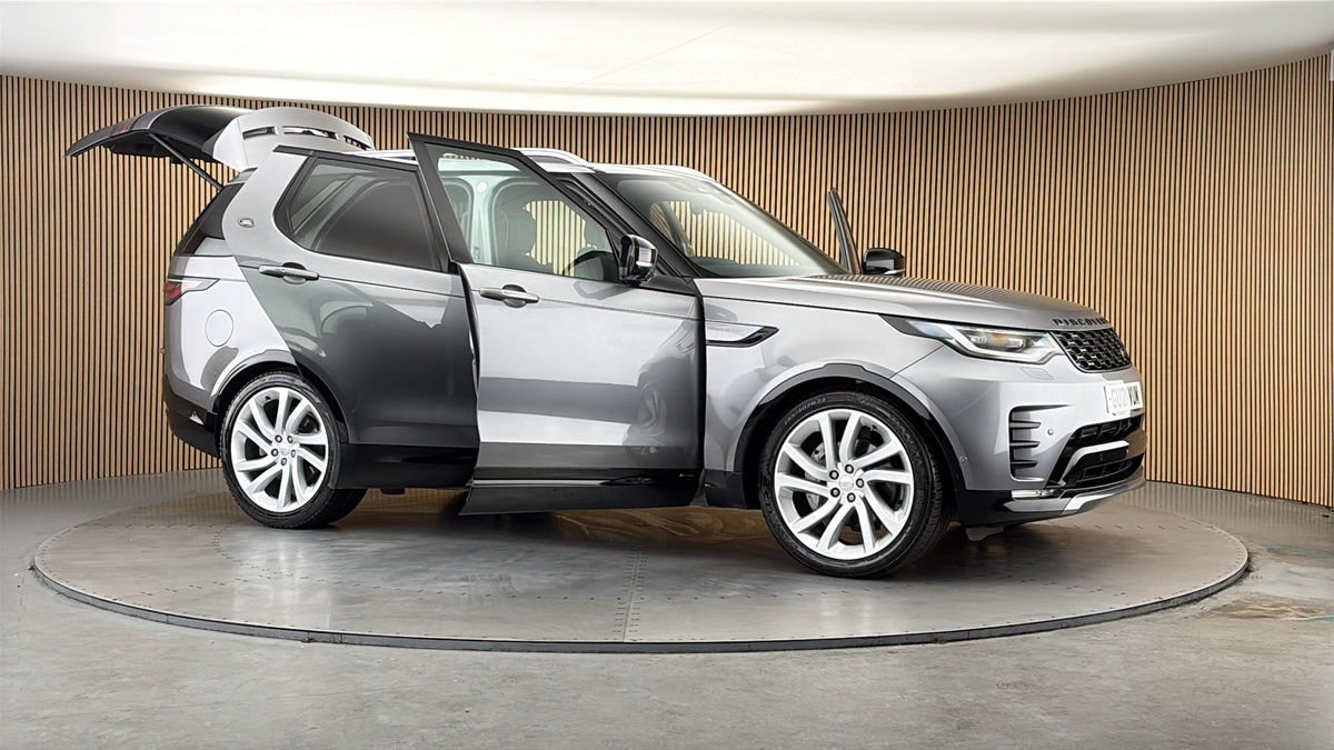 More views of Land Rover Discovery