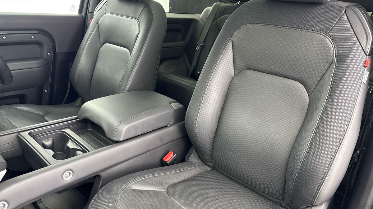 Land Rover Defender 90 Urban Image 7