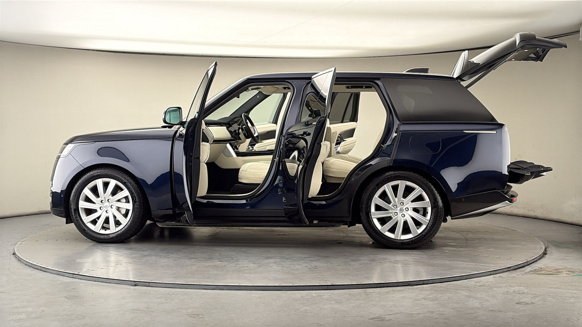 More views of Land Rover Range Rover