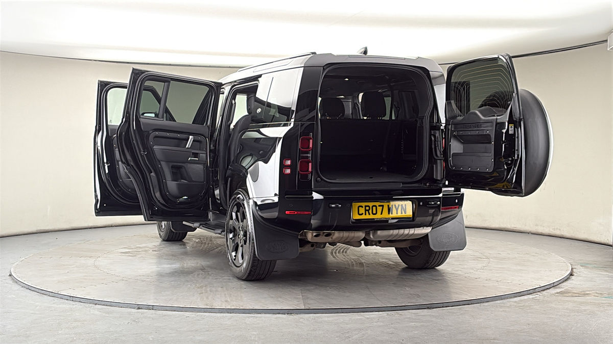 More views of Land Rover Defender 110