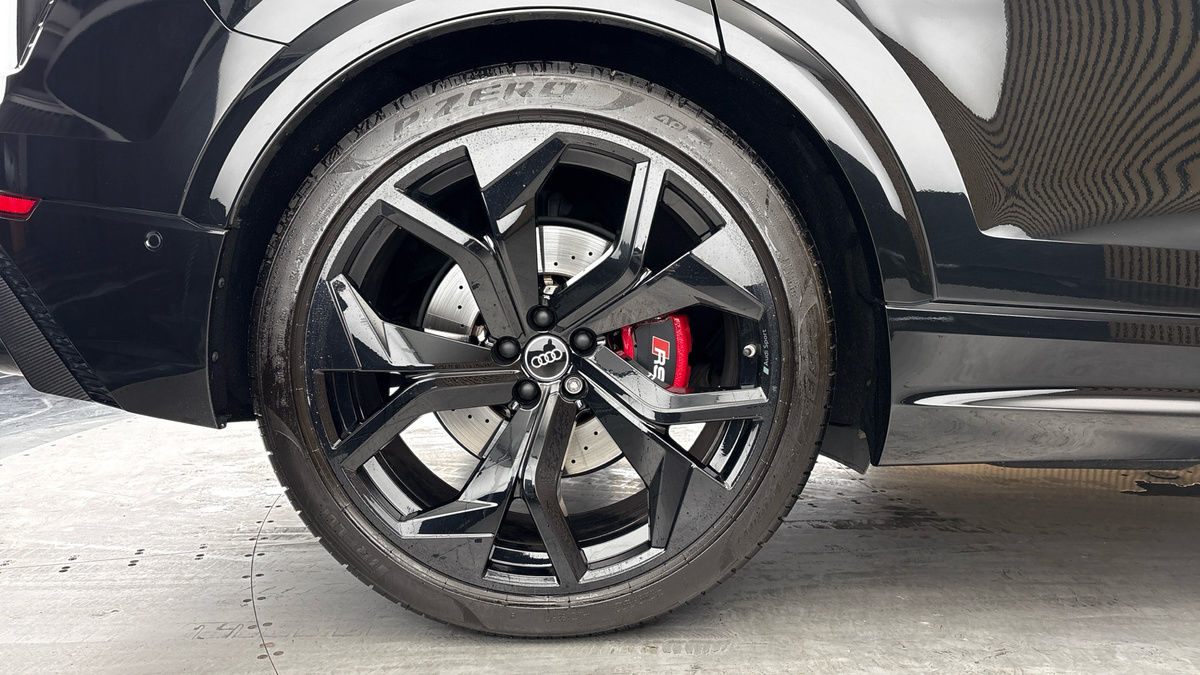 Audi RSQ8 Image 10