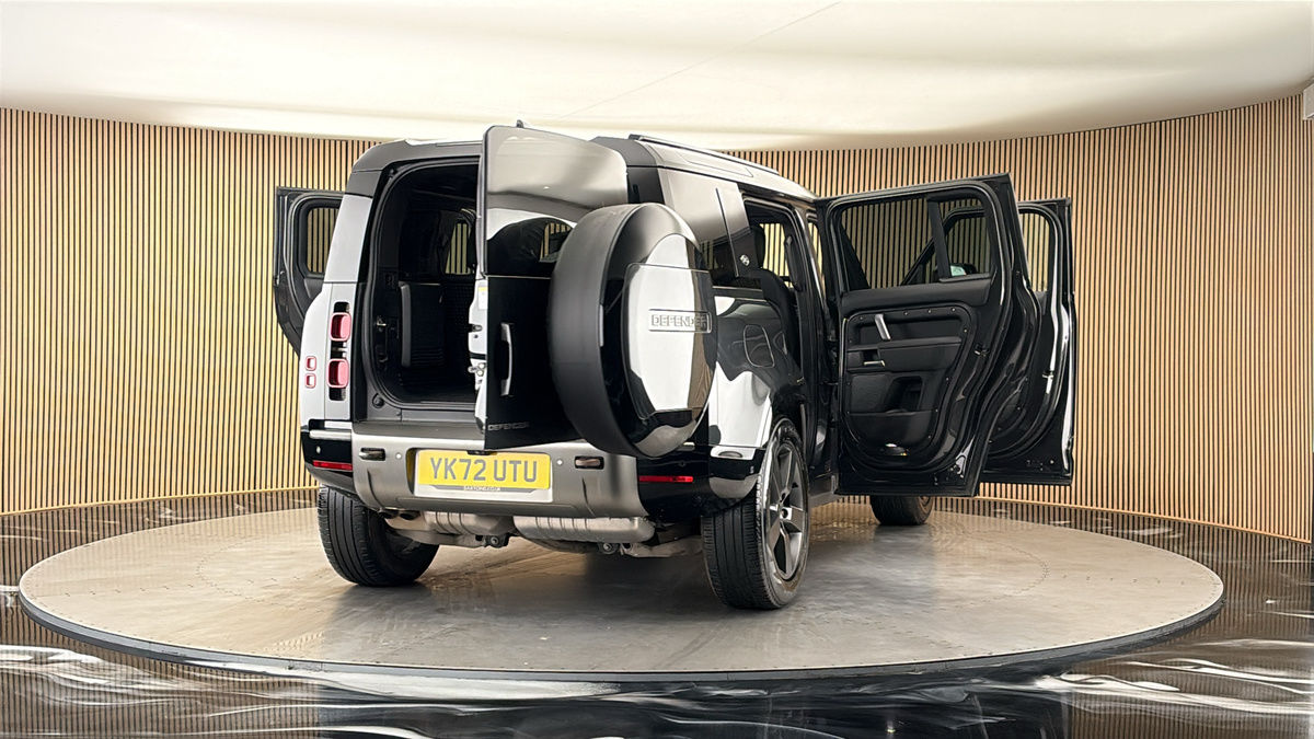 More views of Land Rover Defender 110