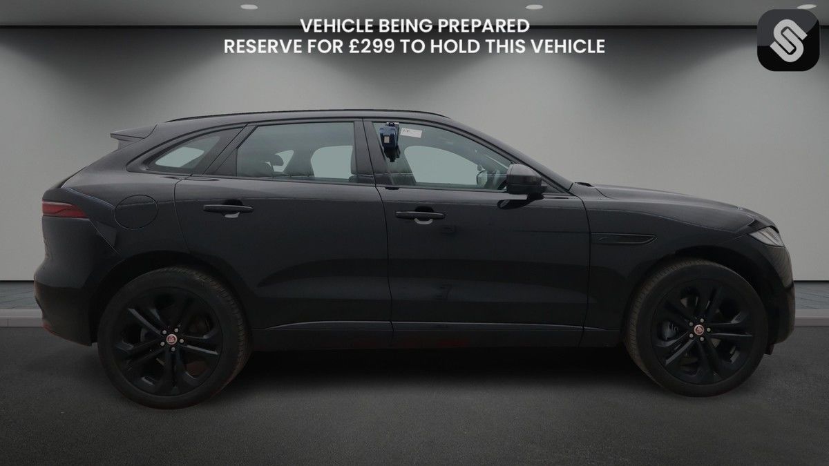 Jaguar F-PACE Image 5