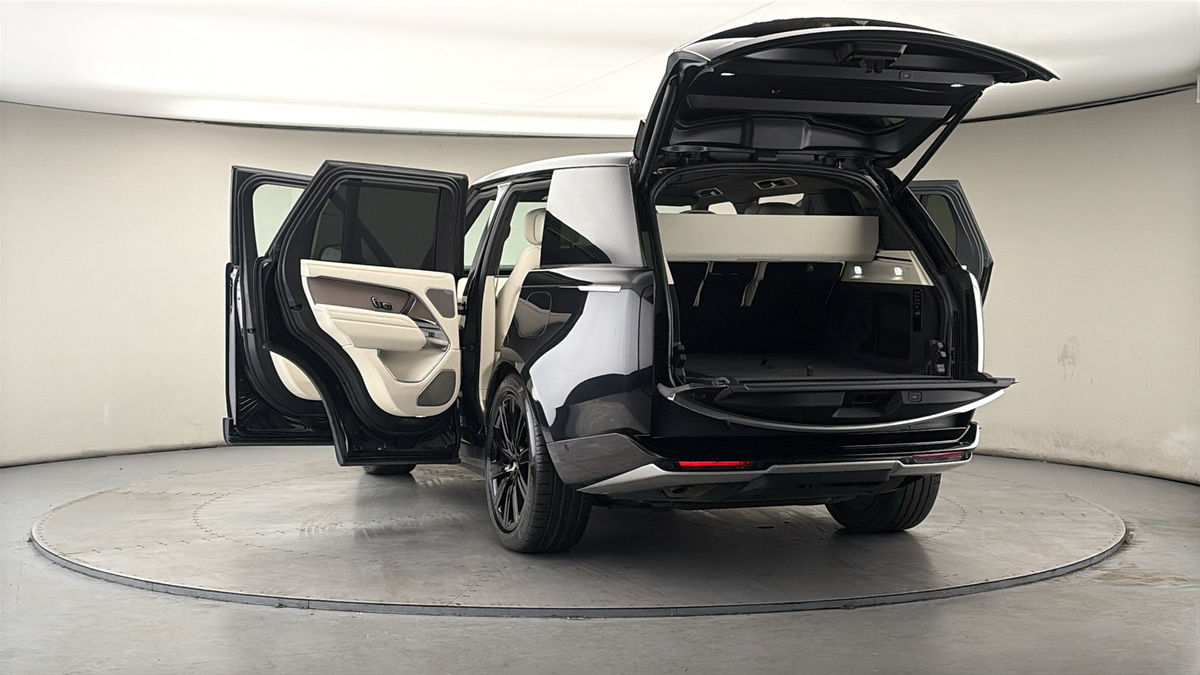 More views of Land Rover Range Rover