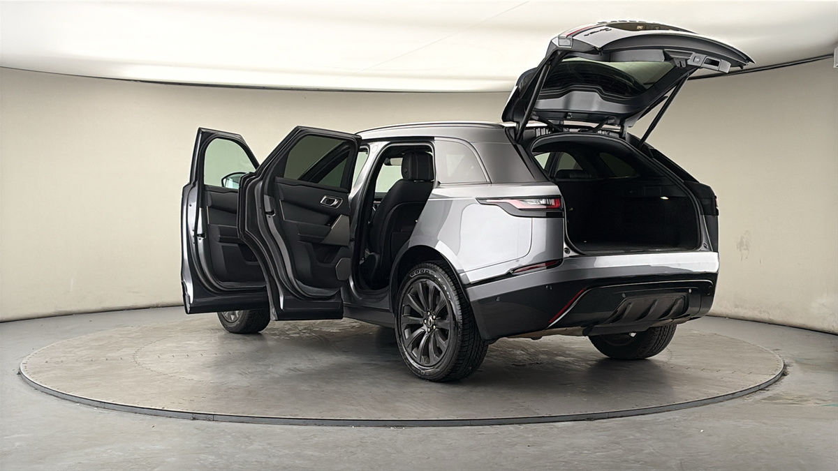 Land Rover Range Rover Velar Image 23