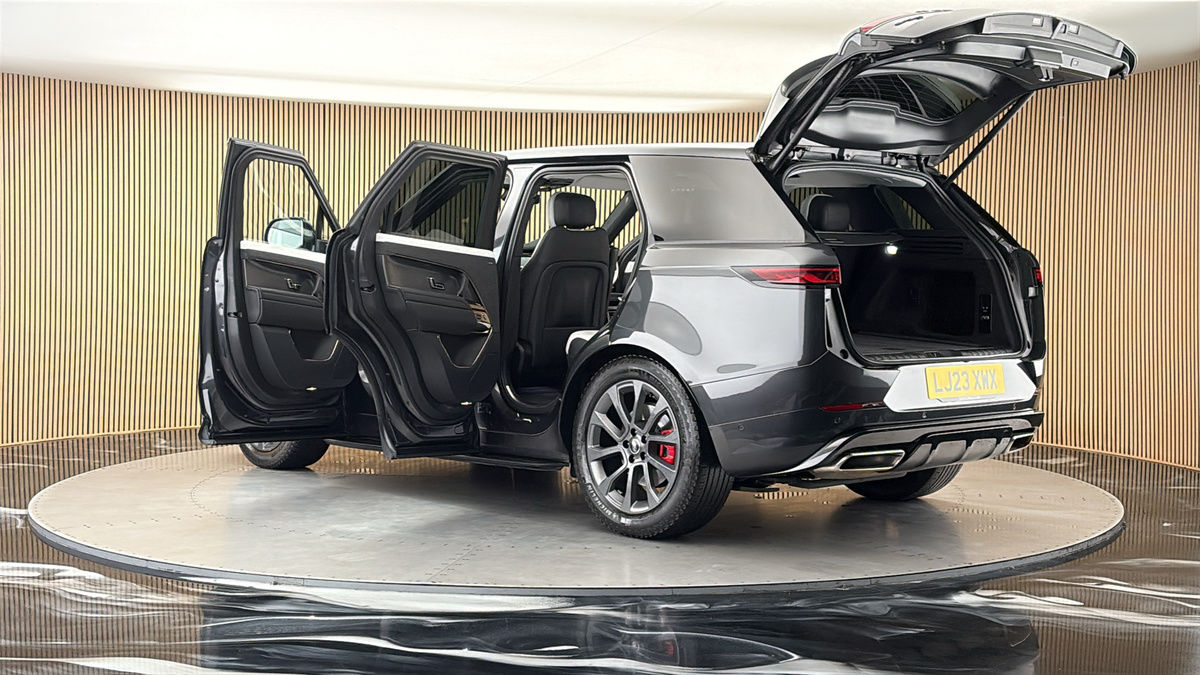 More views of Land Rover Range Rover Sport