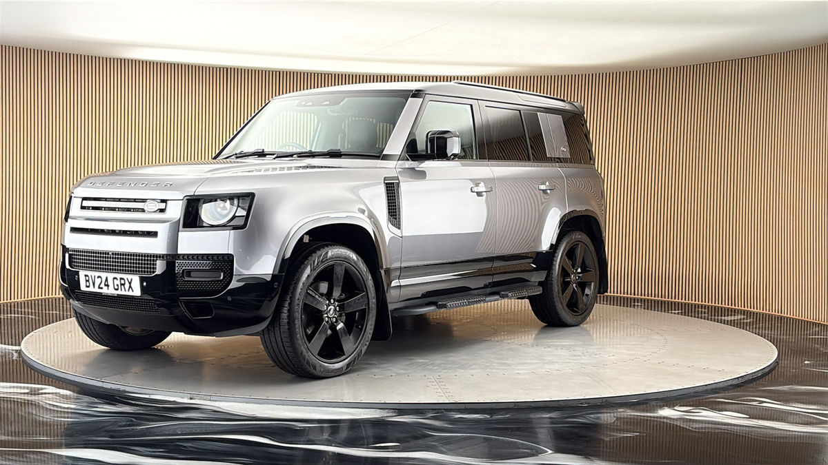 More views of Land Rover Defender 110