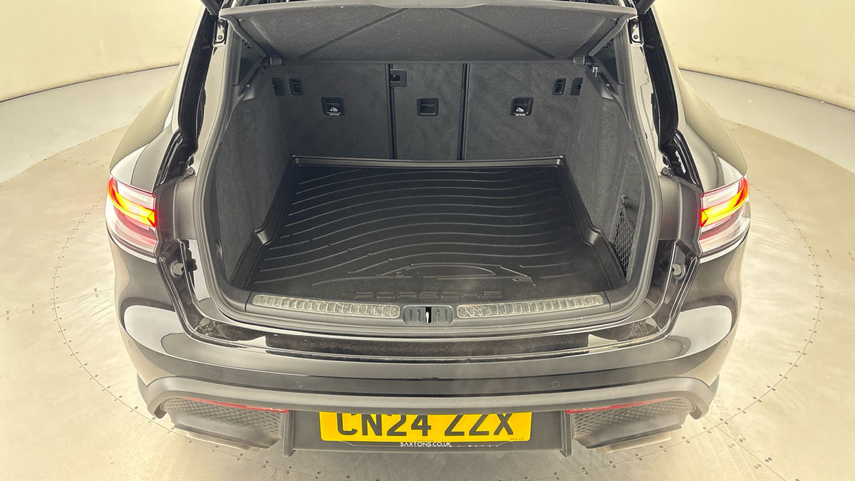 Porsche Macan Image 11