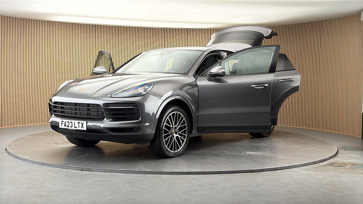 More views of Porsche Cayenne