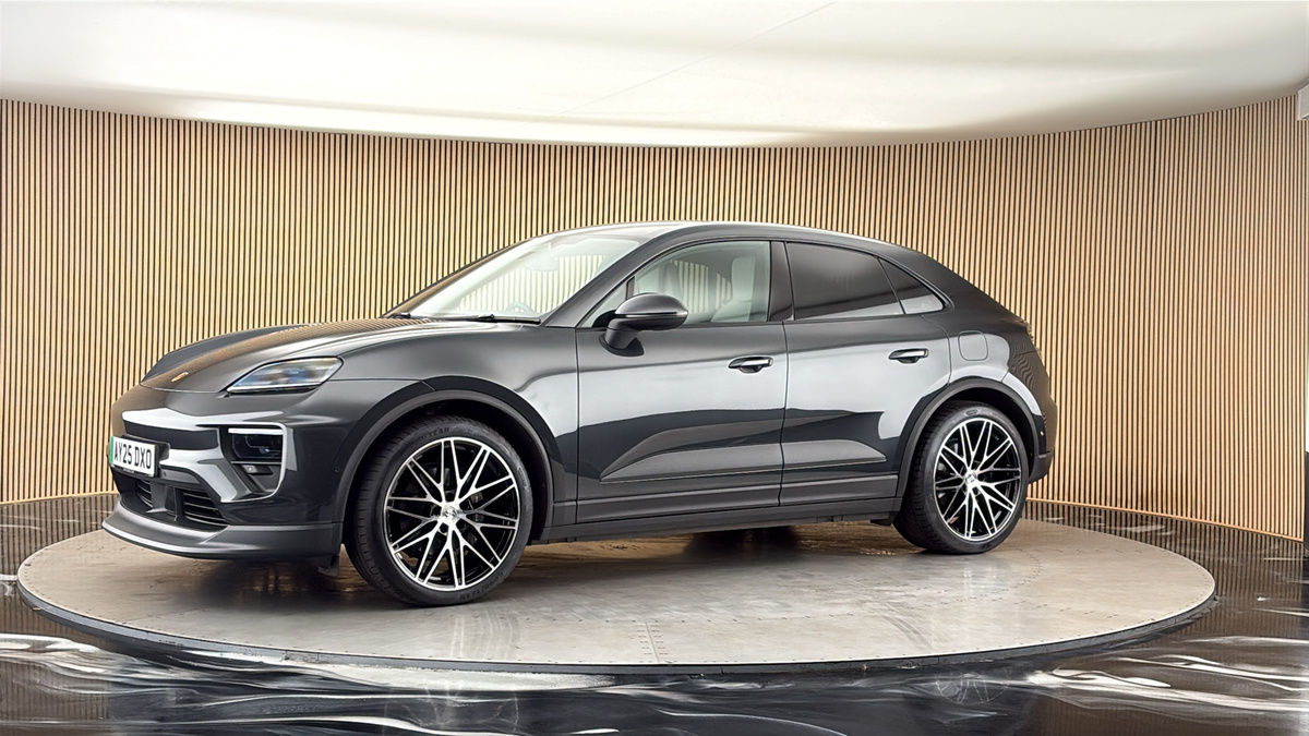 More views of Porsche Macan